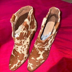 CL by Chinese Laundry Brown and Cream Ankle Boots